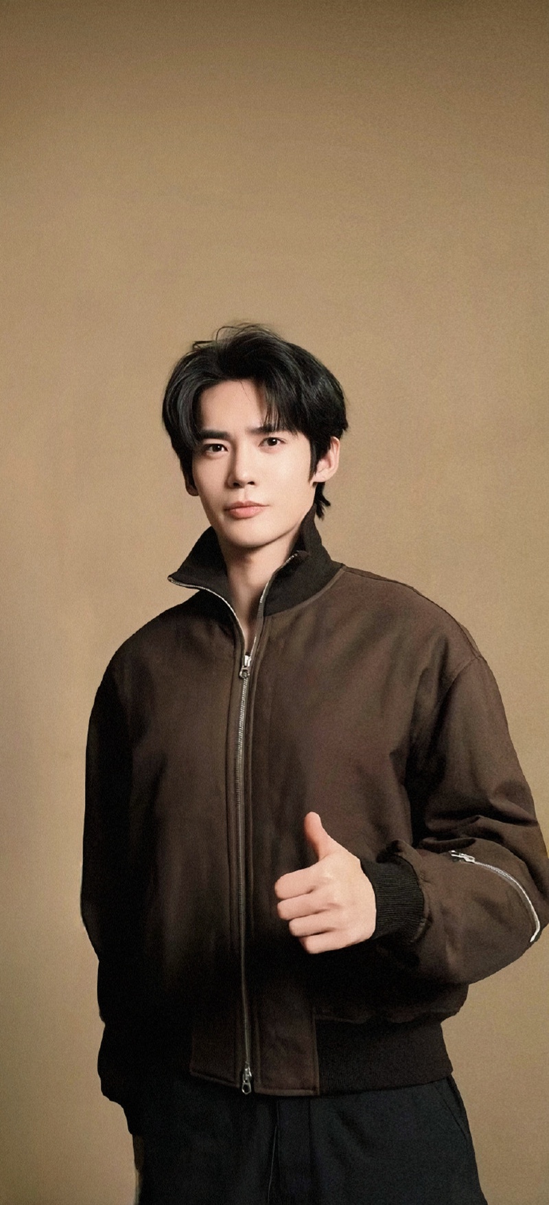 拿捏了!于适凭《镖人》硬塞下瑷尔博士全球代言,这波操作属实赢麻了